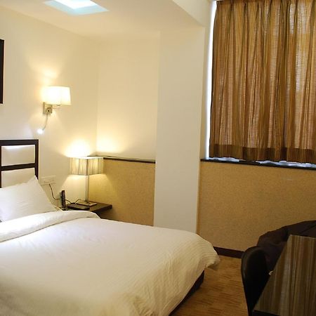 Chandīgarh Hotel Oyster מראה חיצוני תמונה