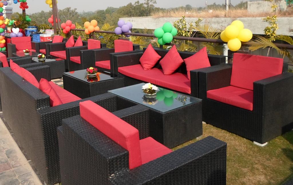 Chandīgarh Hotel Oyster מראה חיצוני תמונה