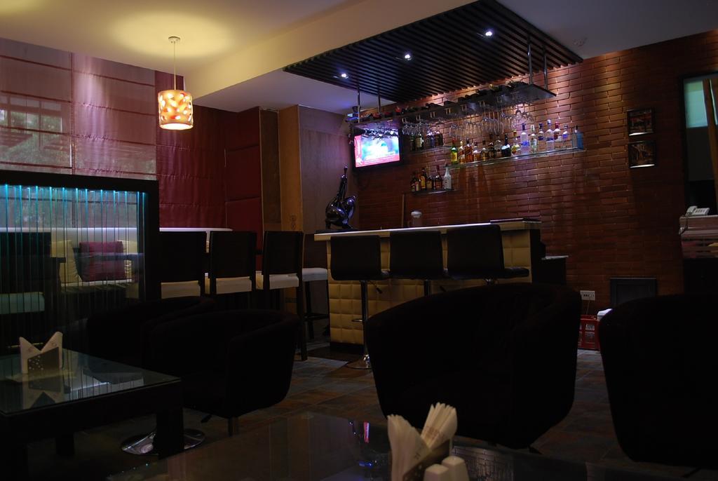 Chandīgarh Hotel Oyster מראה חיצוני תמונה