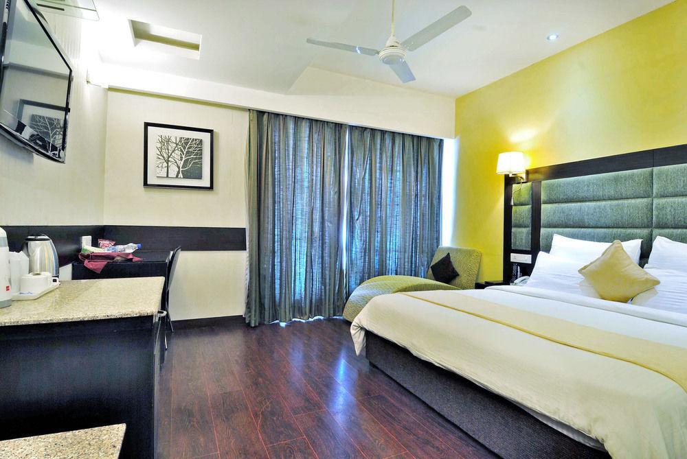 Chandīgarh Hotel Oyster מראה חיצוני תמונה