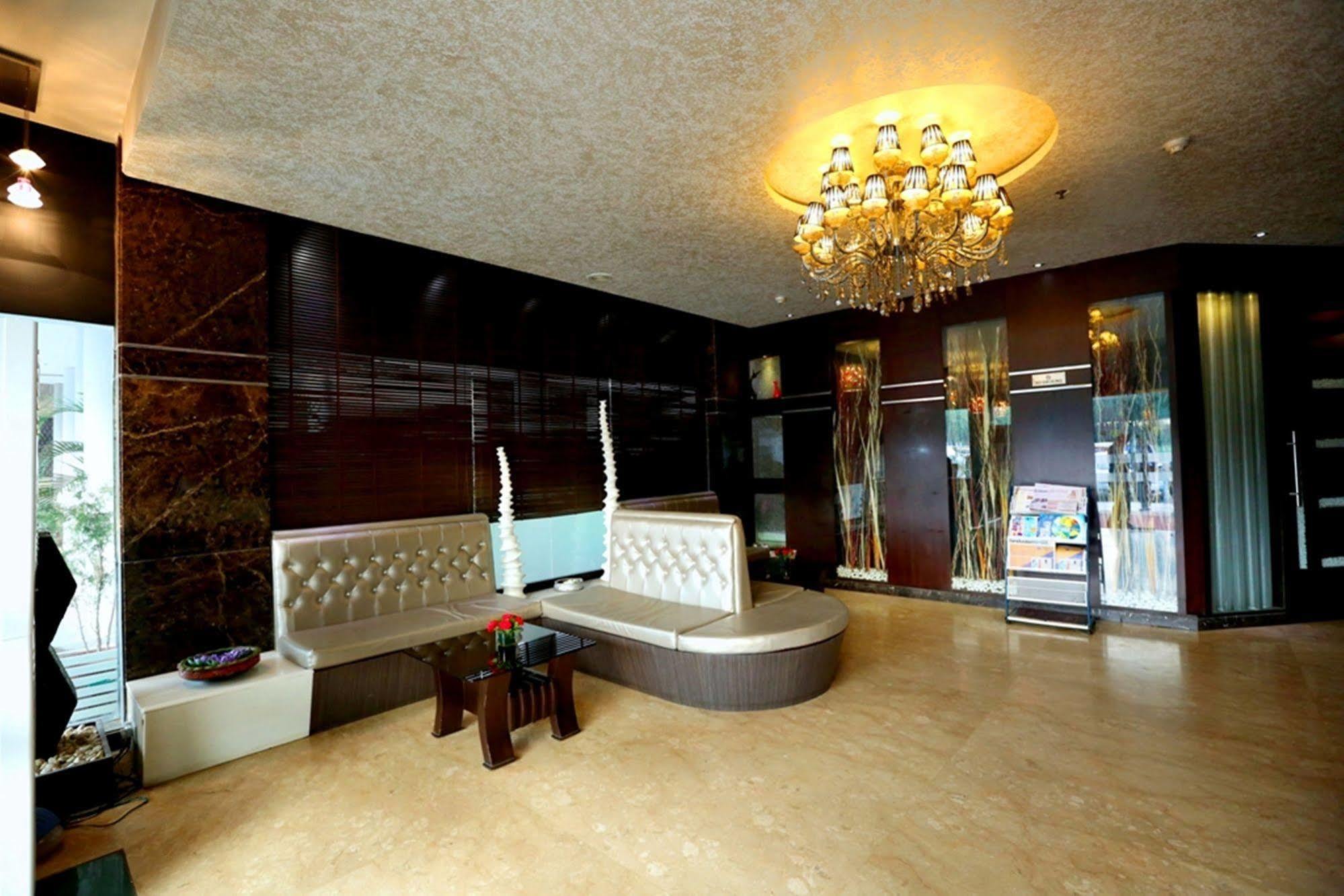 Chandīgarh Hotel Oyster מראה חיצוני תמונה