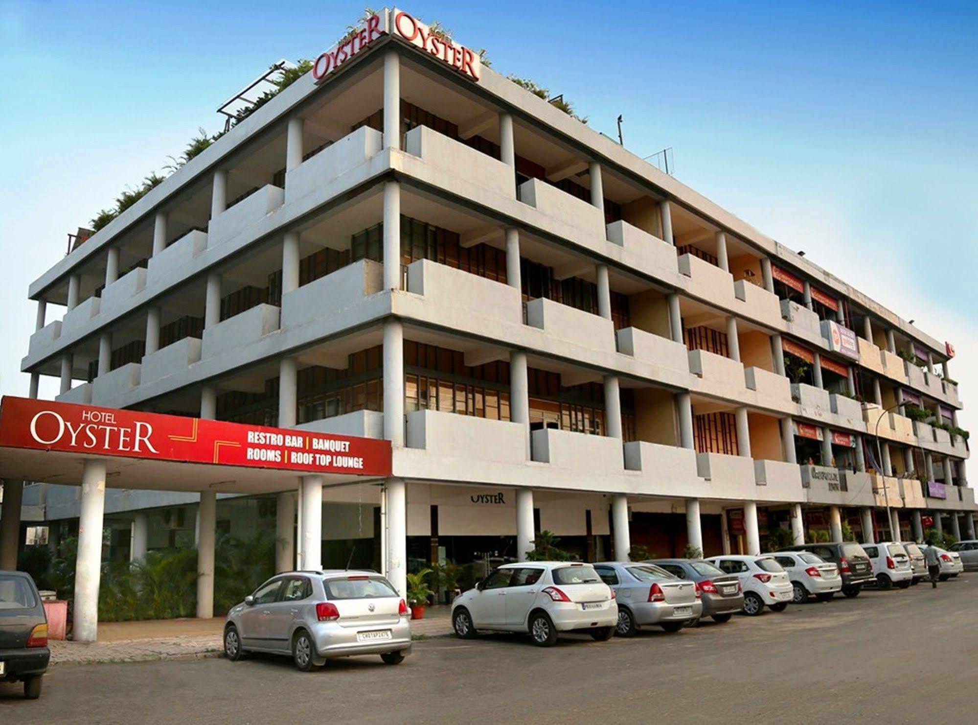 Chandīgarh Hotel Oyster מראה חיצוני תמונה